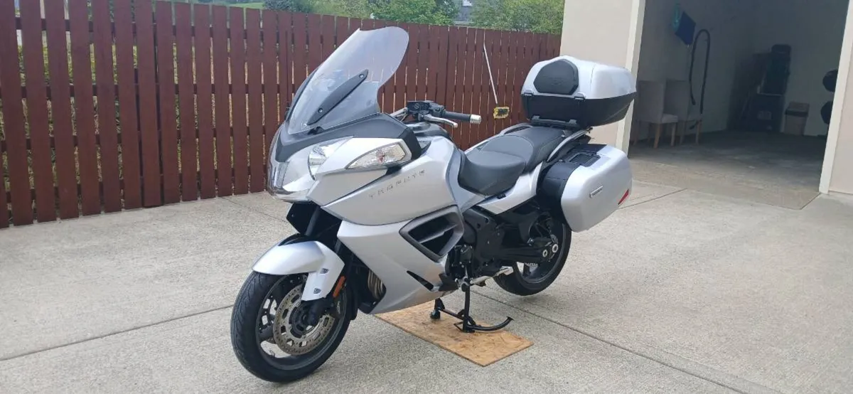 2013 TRIUMPH TROPHY 1200SE (£2950 Sterling) - Image 2