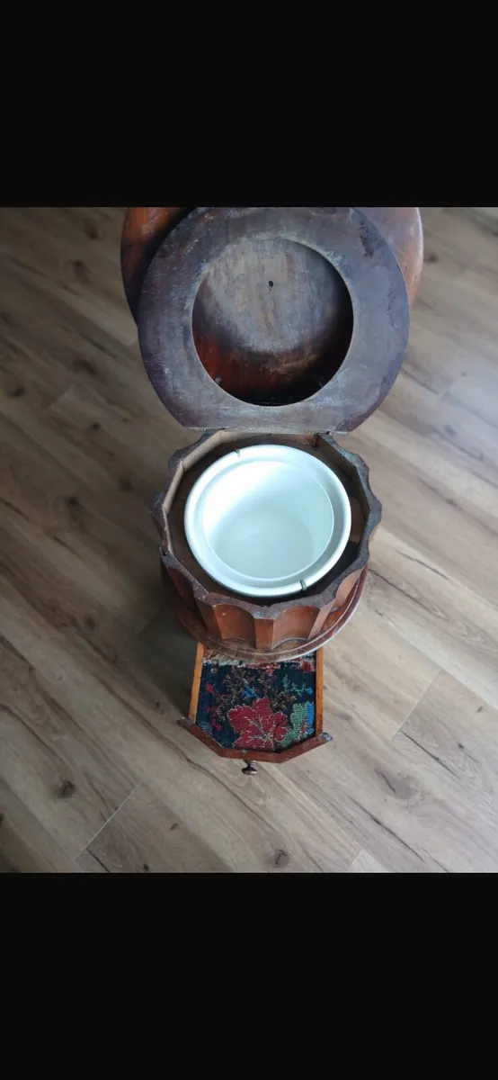 Antique Porcelain Child’s Learning Toilet - Image 4