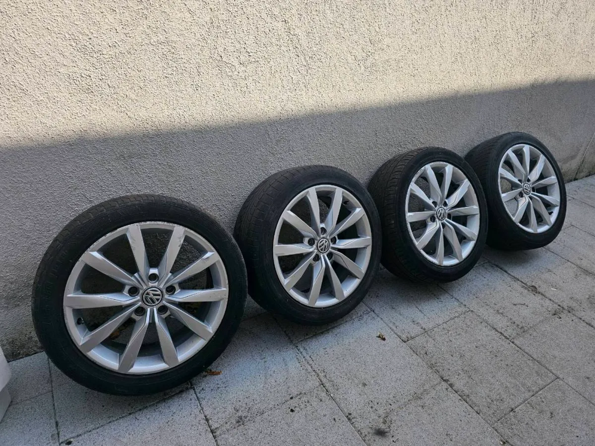 4 VW Golf alloy and tyres 17 inch - Image 1