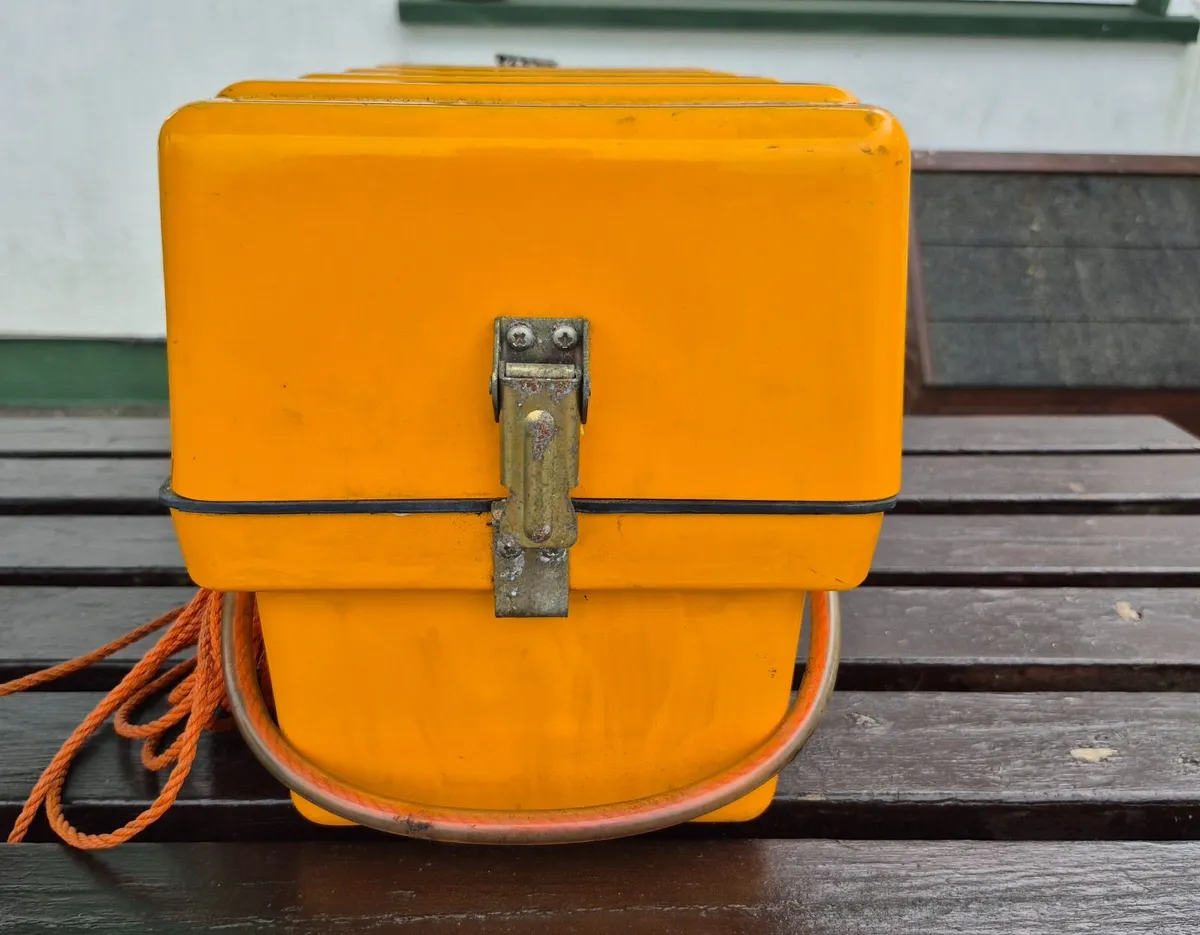 SKANTI MARINETTA TPR1 Wind-Up Survival Radio Kit - Image 2