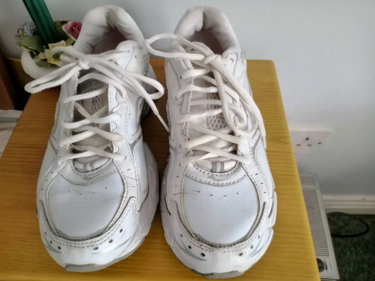 Runners - Image 2