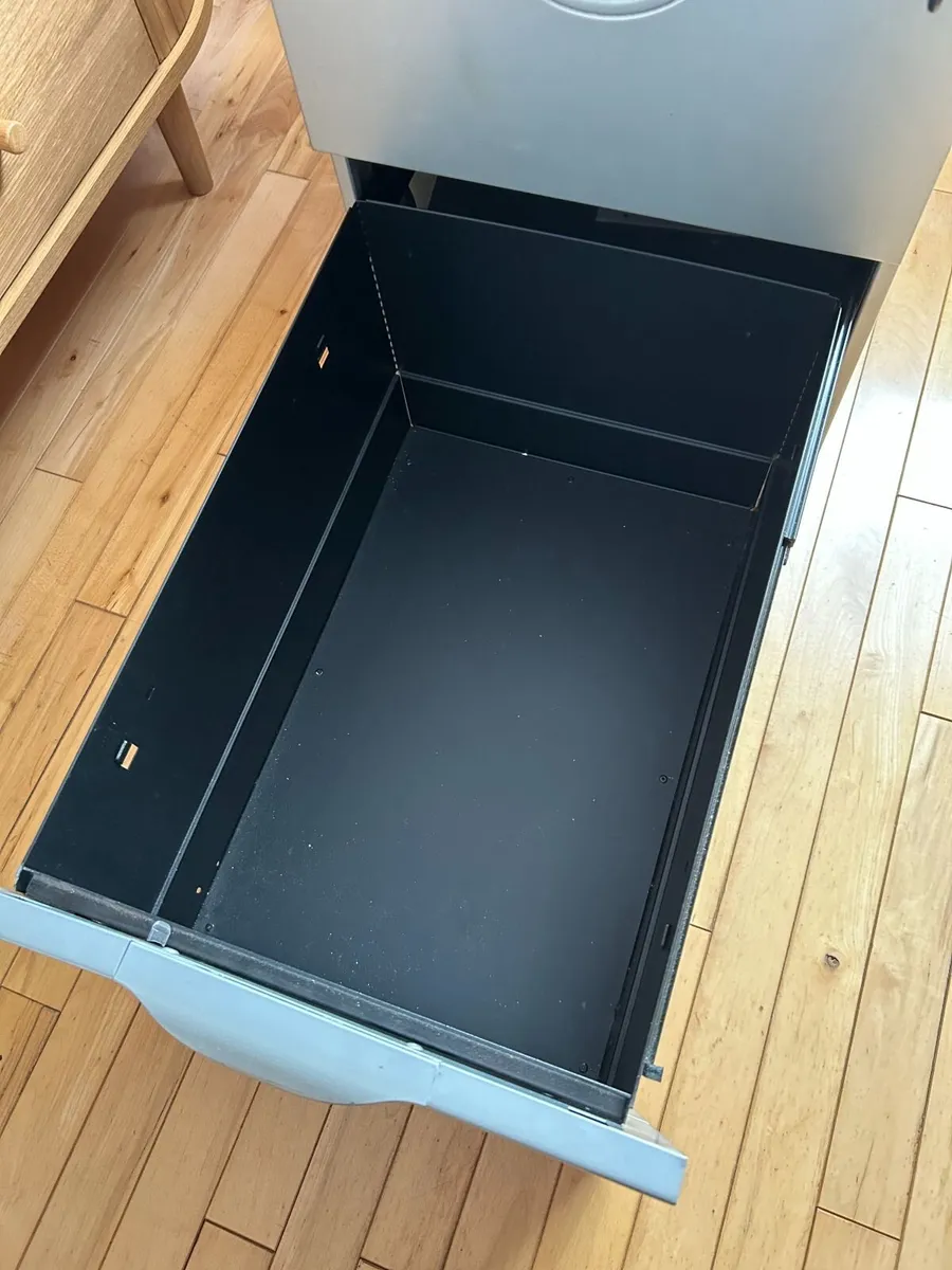 Metal Filing / Storage Cabinet - Image 2