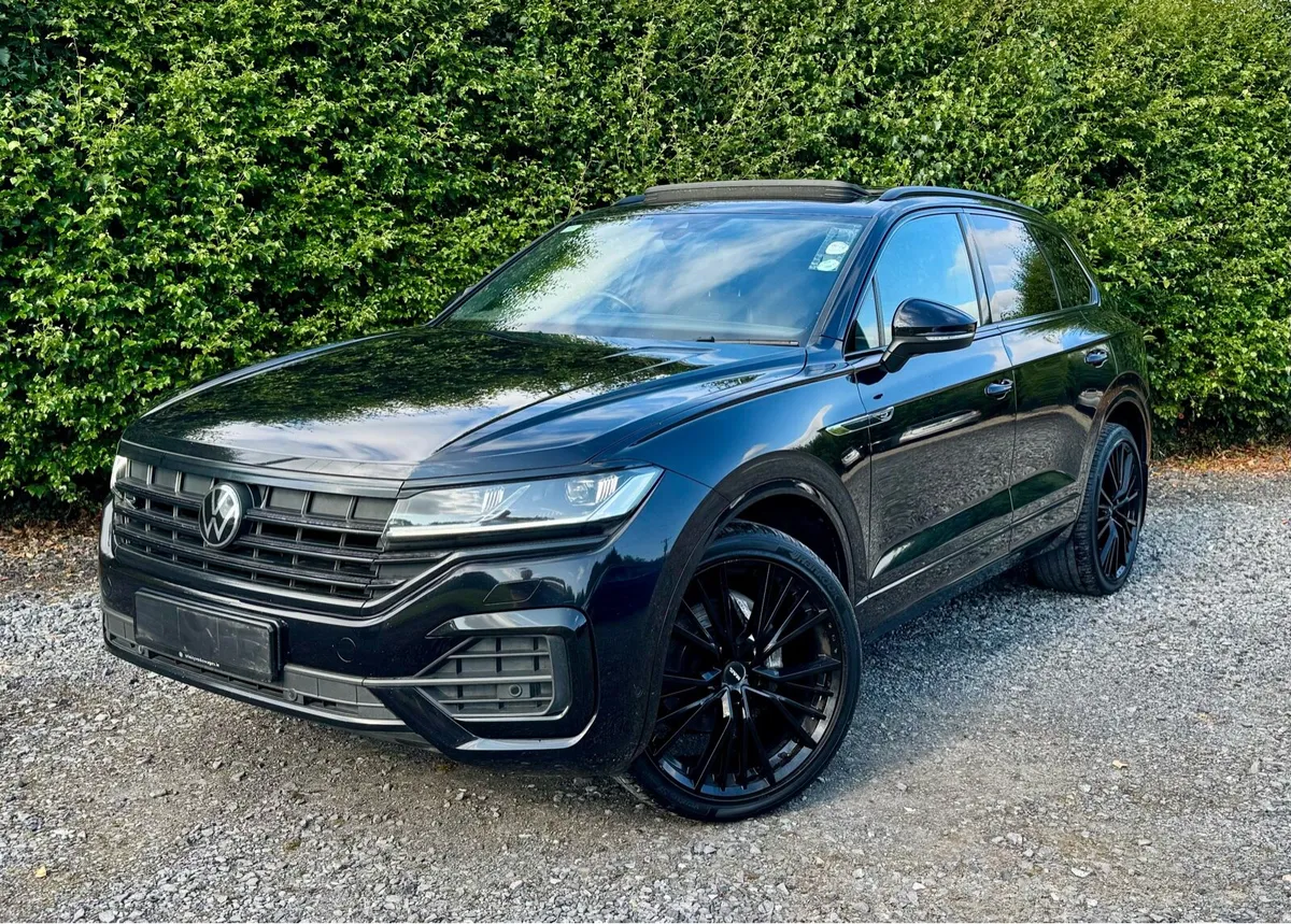2022 Touareg R Line No Damage - Image 1