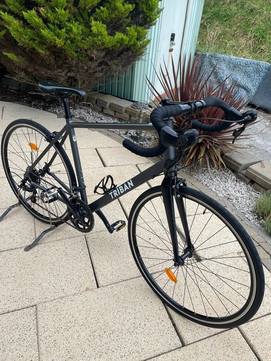Triban RC 120 road bike - Image 1