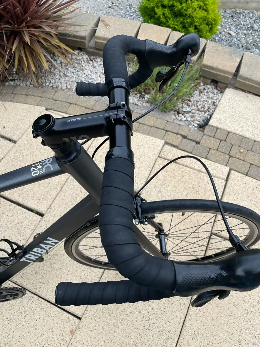Triban RC 120 road bike - Image 2