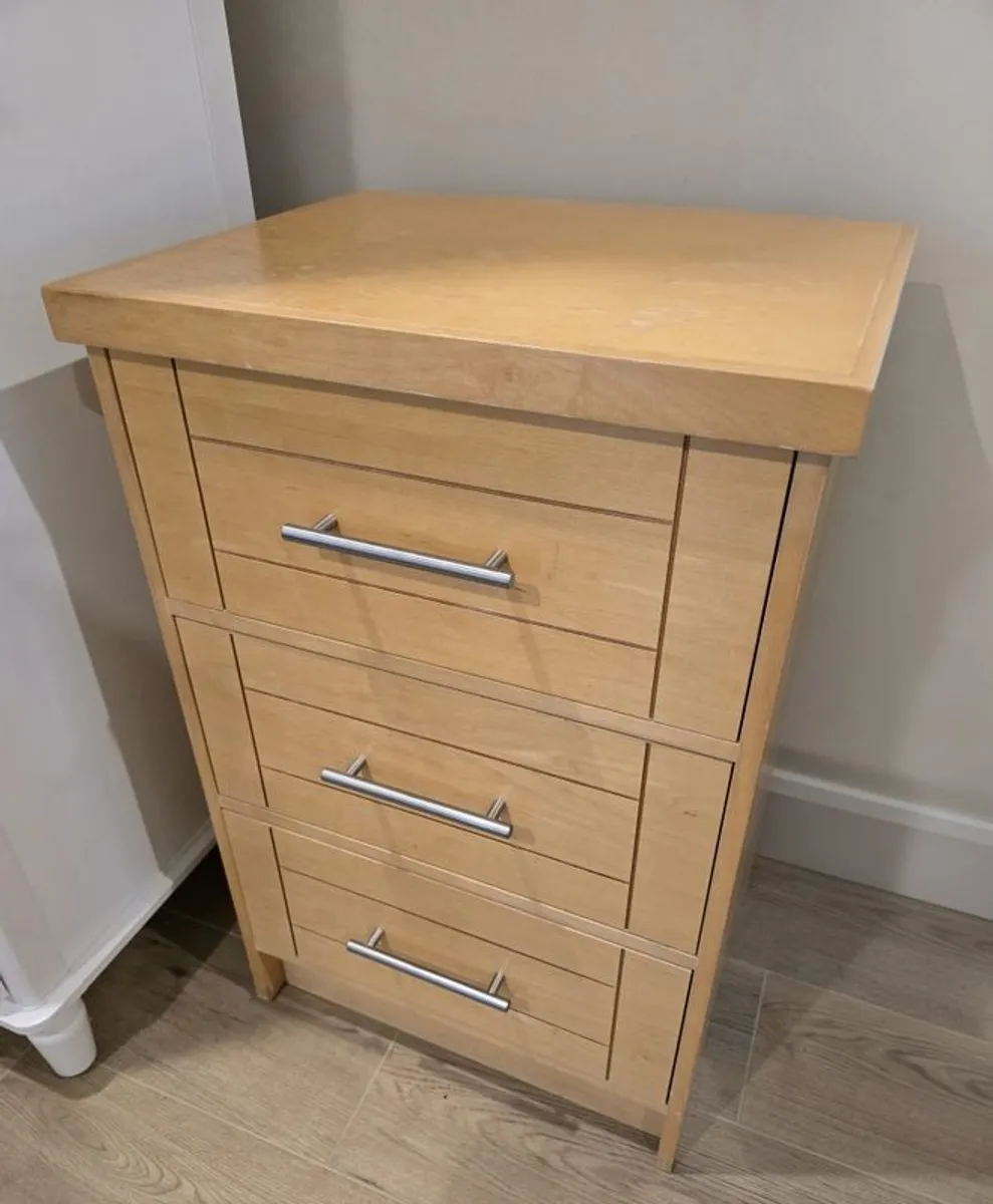 Chest of drawers - Image 1