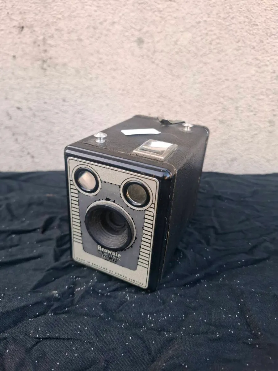 Vintage brownie camera postage possible - Image 1