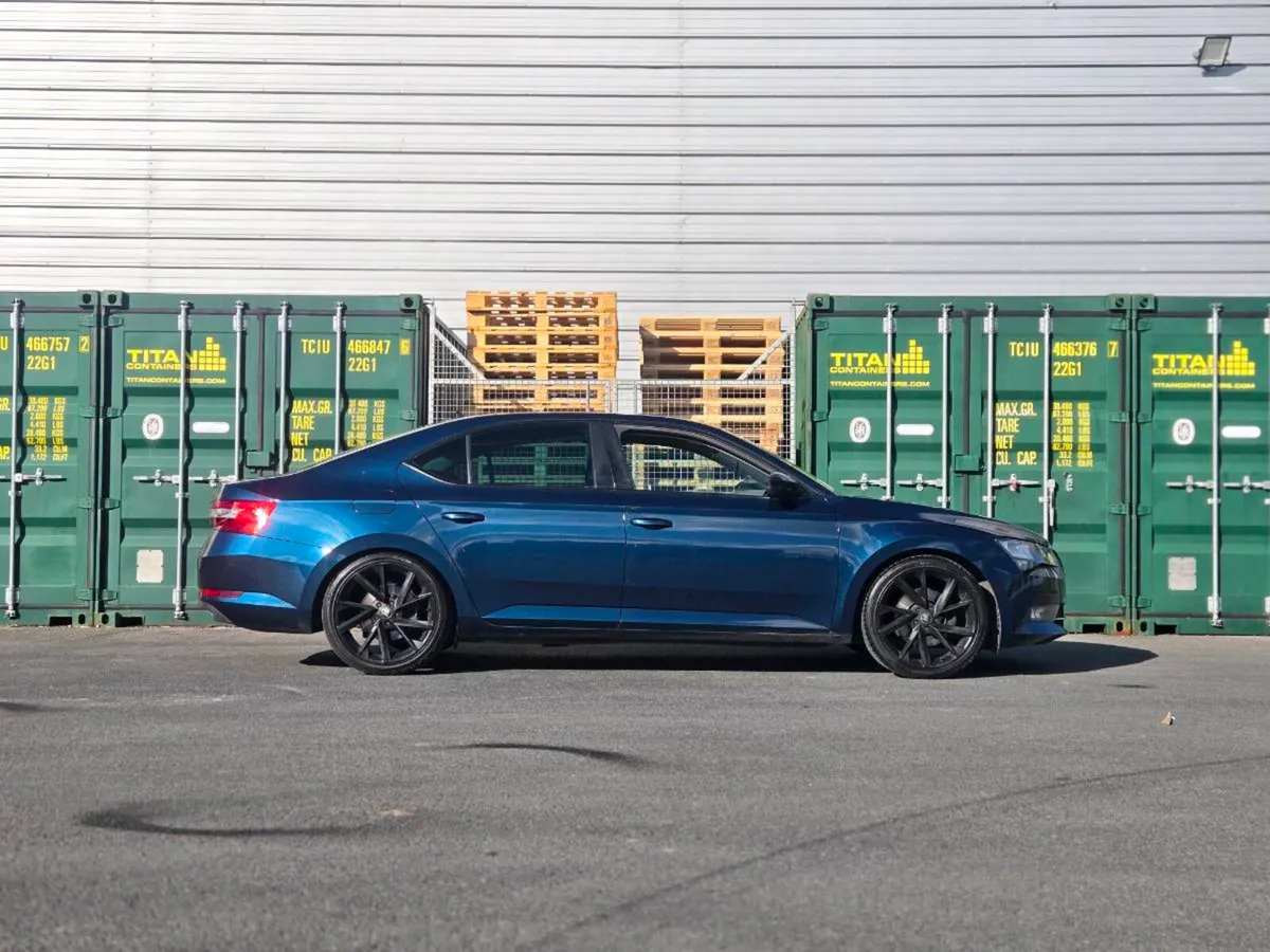 Skoda Superb - Image 2