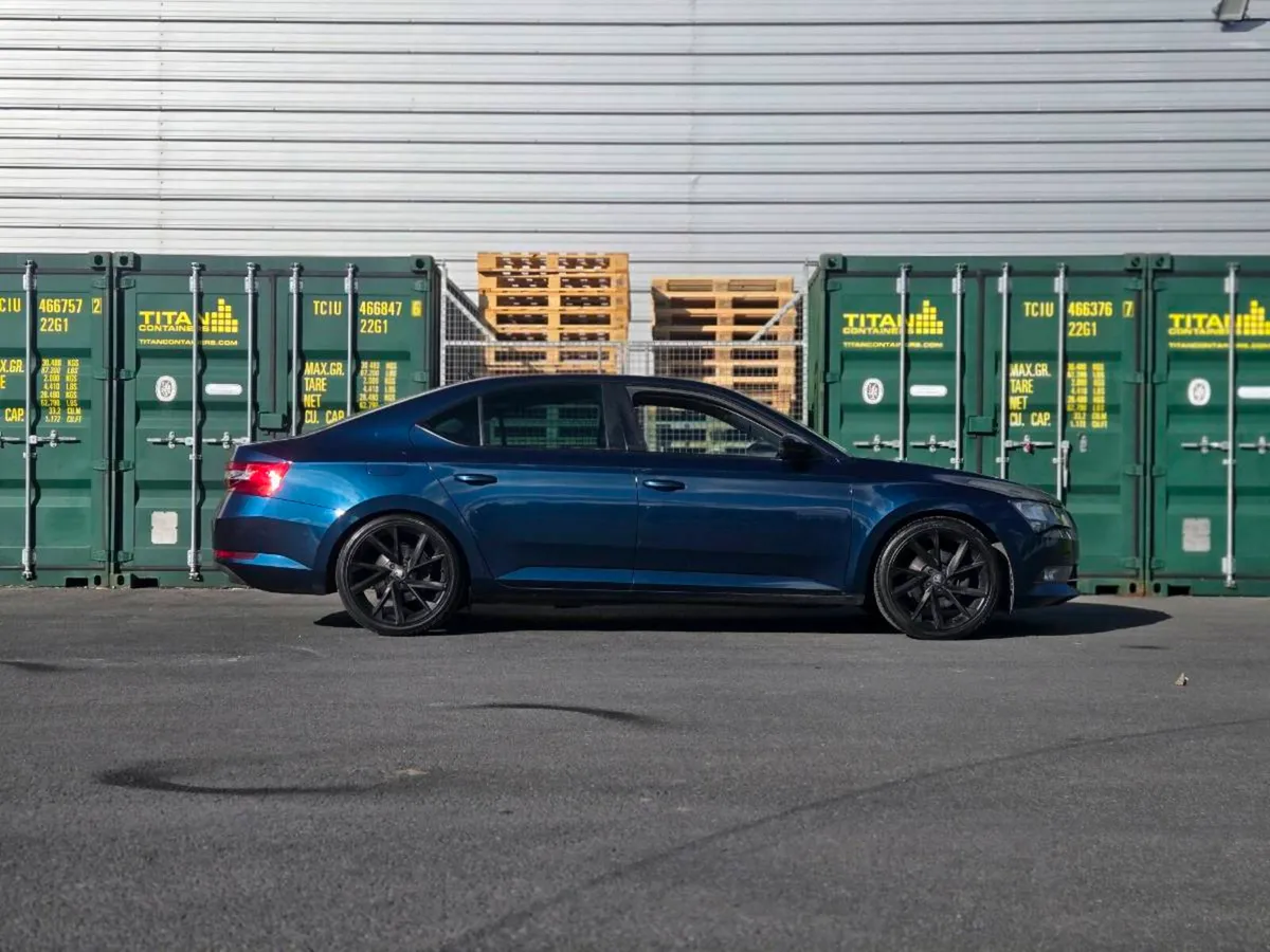 Skoda Superb - Image 4
