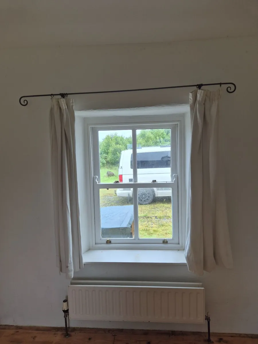 Traditional Handcrafted Wrought Iron Curtain Rail - Image 2
