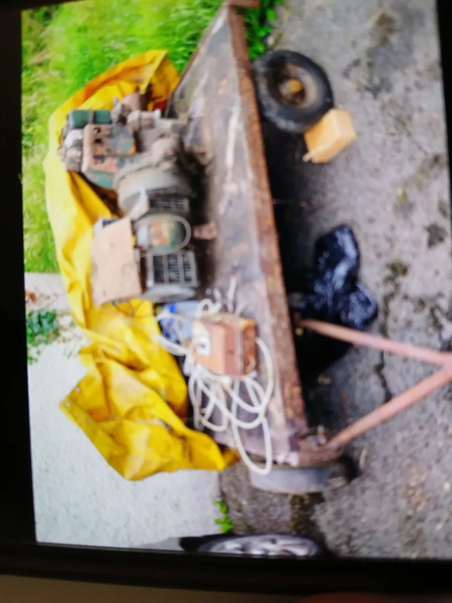 Vintage Concrete Mixer - Image 2