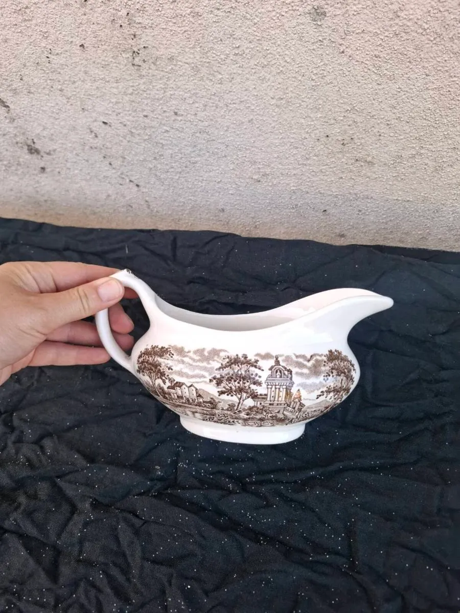 Vintage ironstone gravy bowl postage possible - Image 1