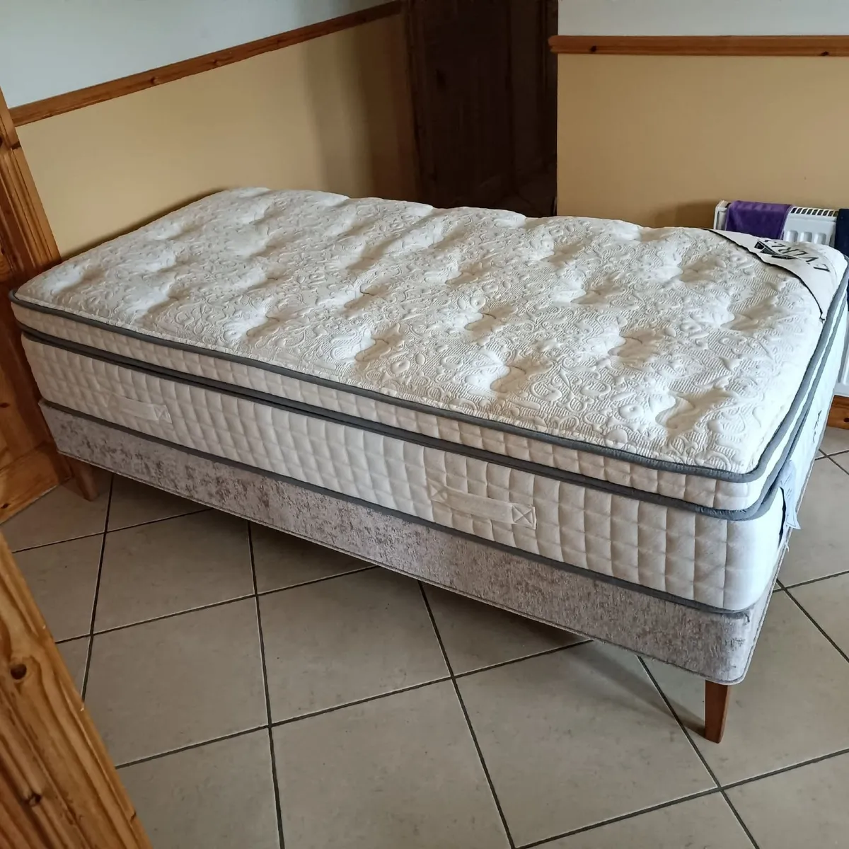 Mattress and bed - Image 1