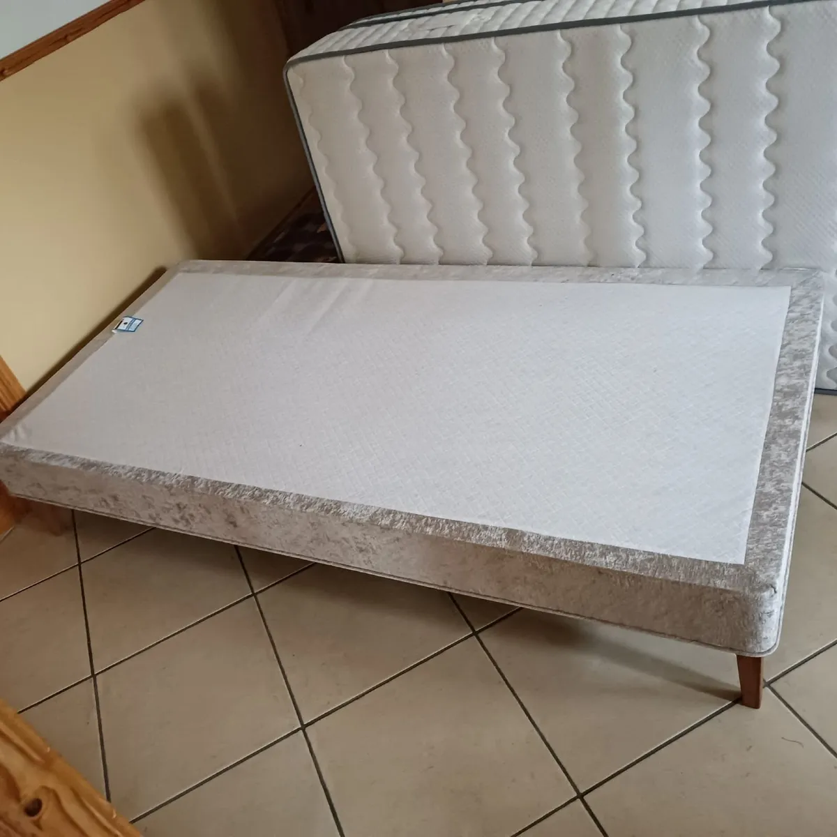 Mattress and bed - Image 3
