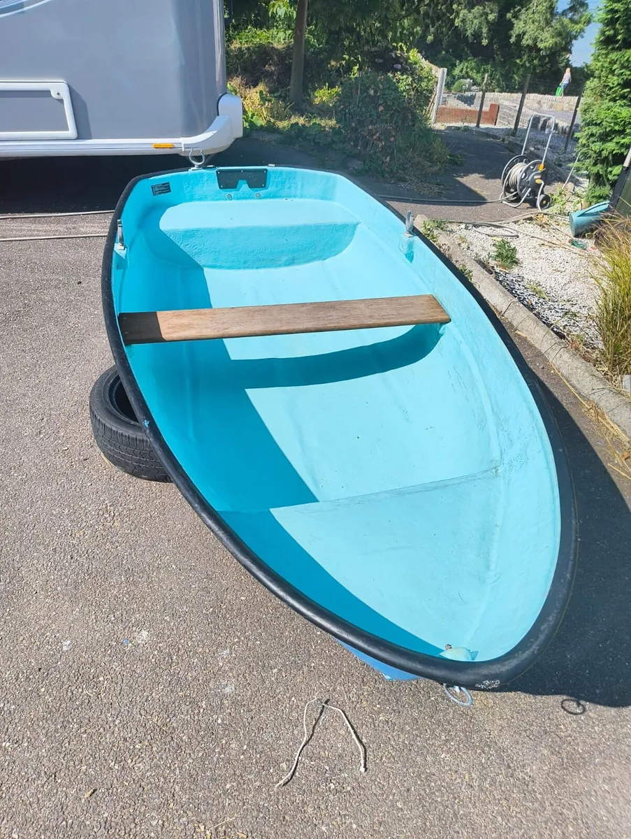 9ft Fibreglass Boat - Image 4