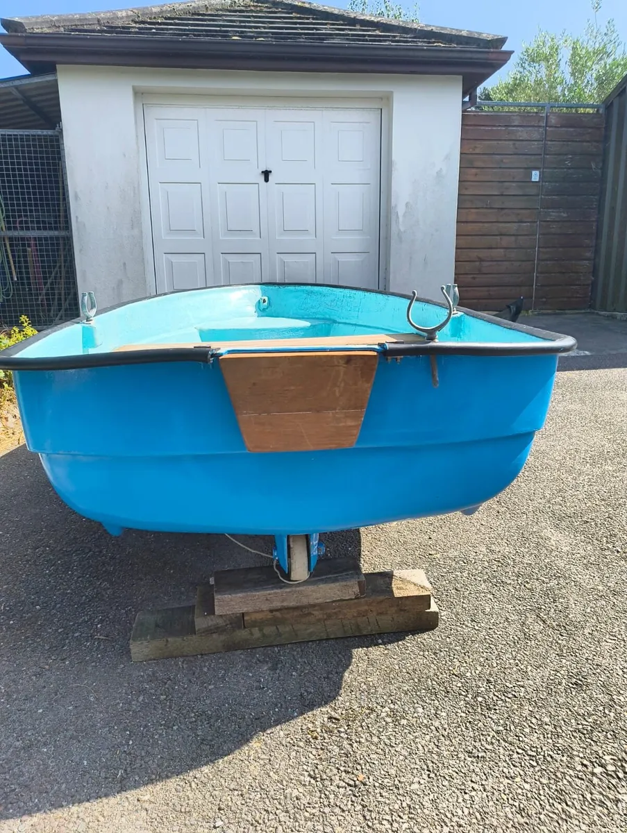 9ft Fibreglass Boat - Image 2