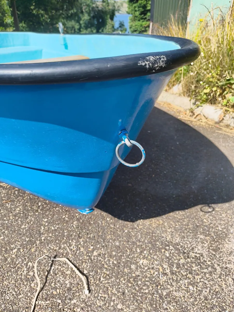 9ft Fibreglass Boat - Image 3