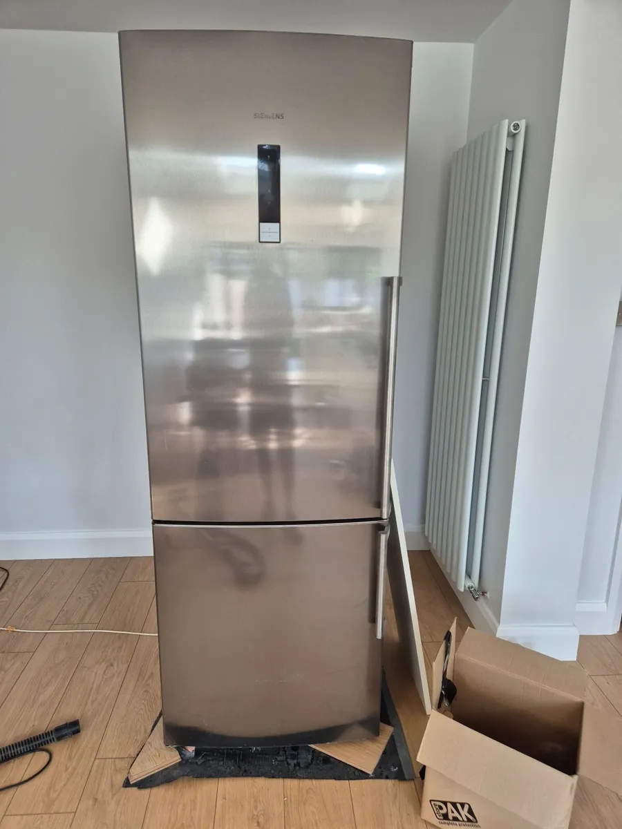 Siemens iQ700 frostFree A++ Fridge Freezer - Image 1