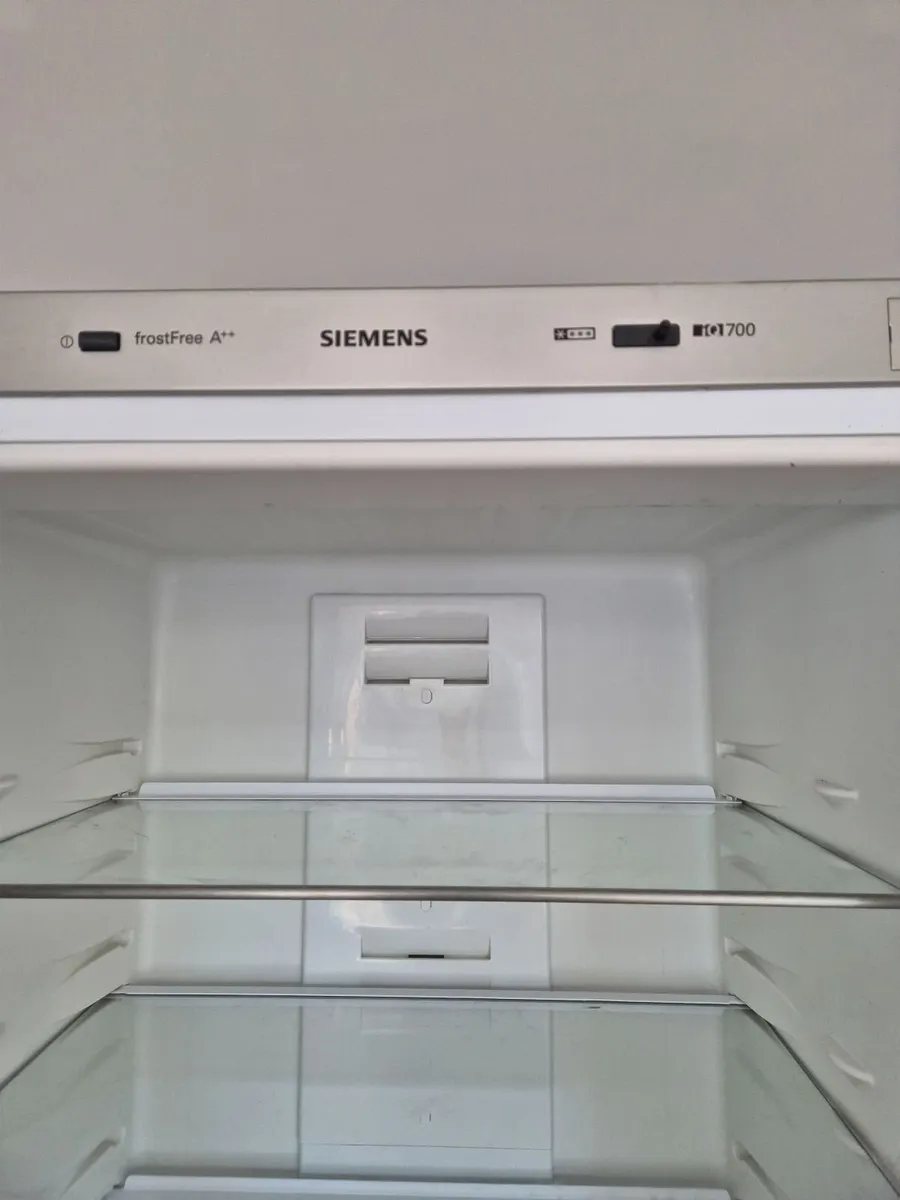 Siemens iQ700 frostFree A++ Fridge Freezer - Image 2