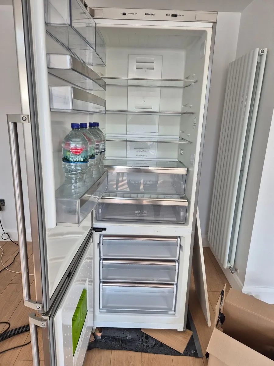 Siemens iQ700 frostFree A++ Fridge Freezer - Image 3
