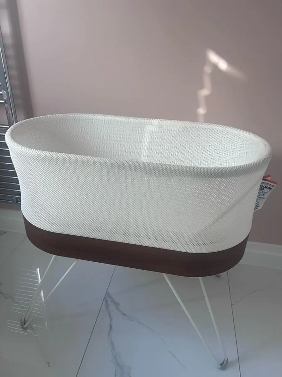 Snoo Smart Sleeper Baby Cot - Image 1