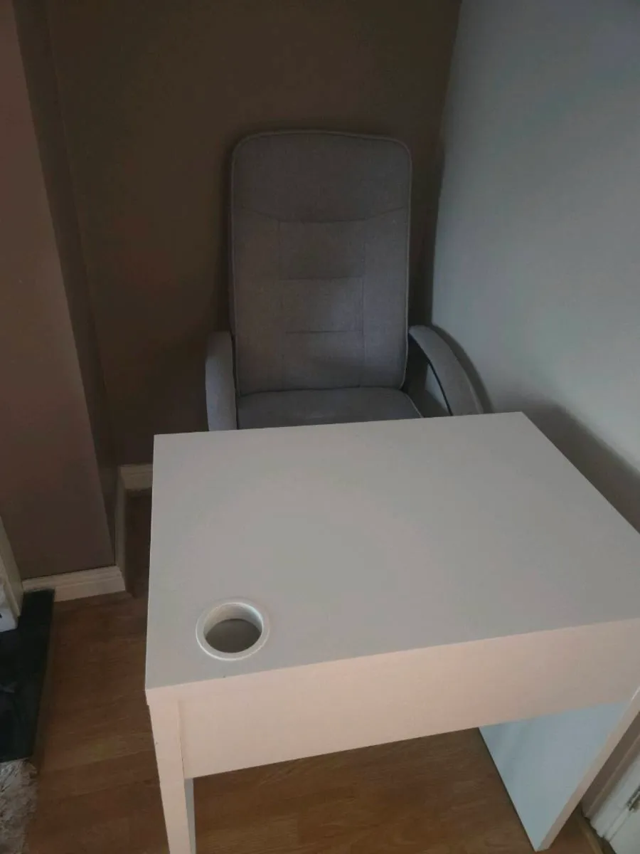 White Desk & Grey Office Chair – Perfect Condition - Image 1
