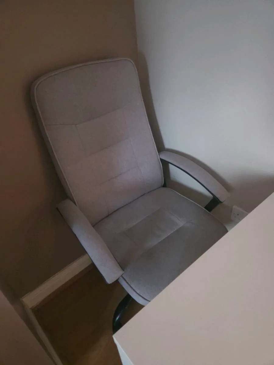 White Desk & Grey Office Chair – Perfect Condition - Image 2