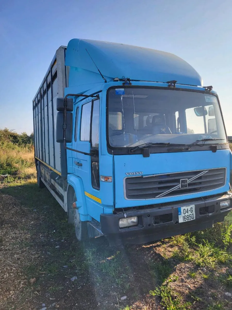 Horse lorry - Image 1