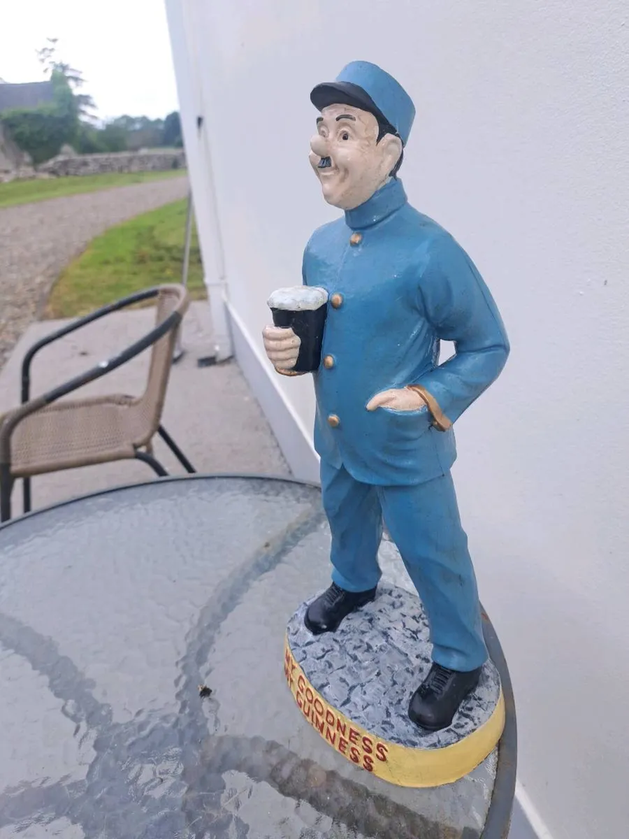 Large Guinness zoo keeper - Image 3
