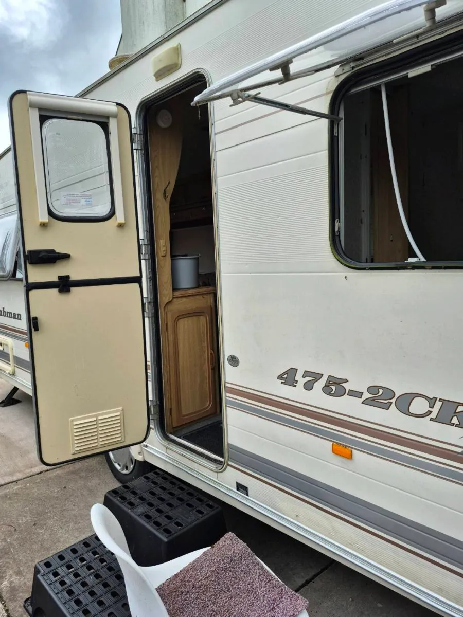 Caravan - Image 2