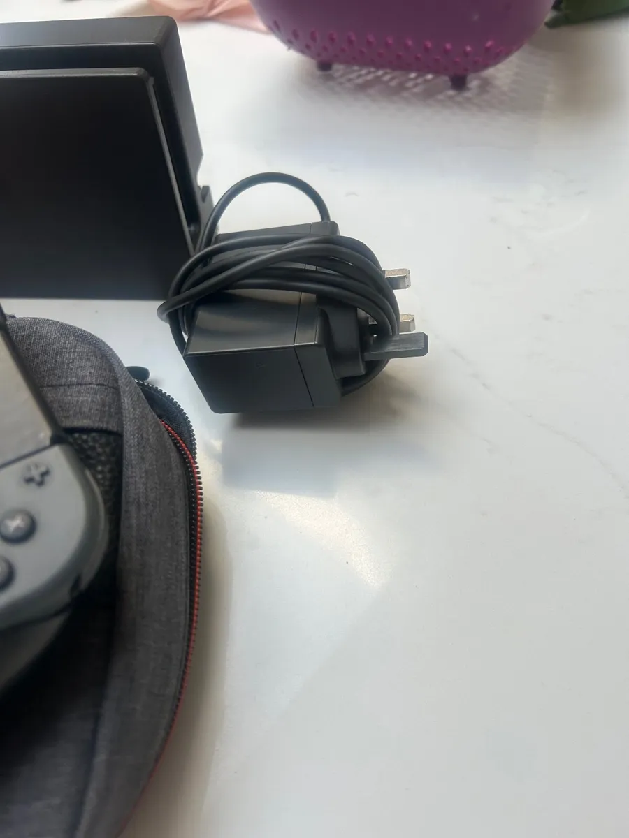 Nintendo Switch - Great Condition - Image 4