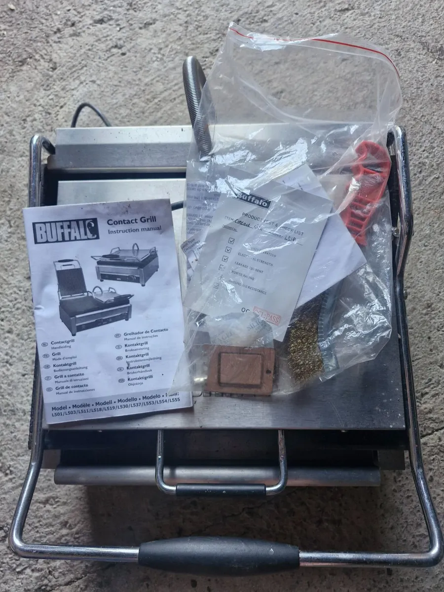 Buffalo commercial contact grill - Image 1