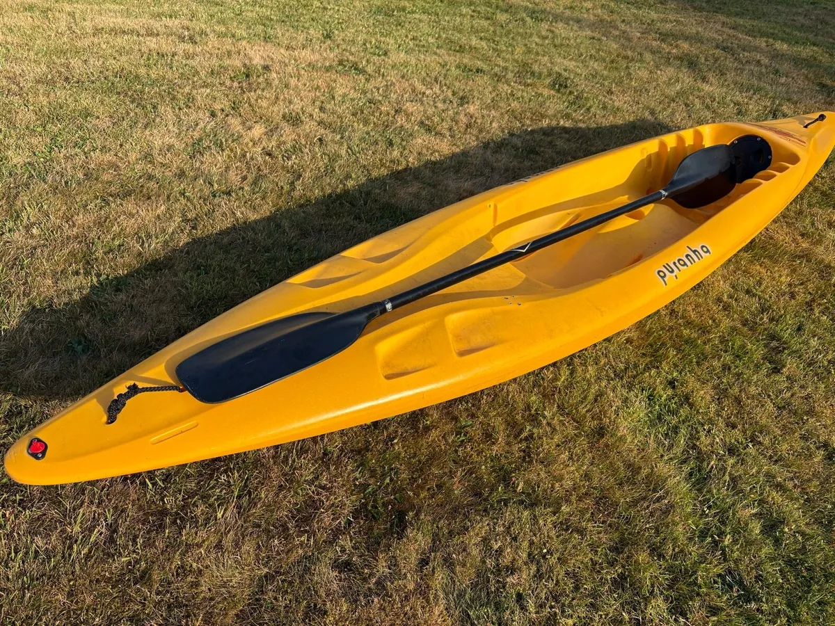 Pyranha Surf Jet 305 Kayak with Paddle - Image 4