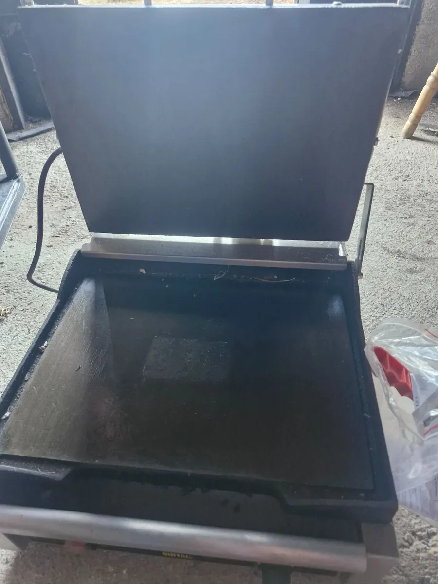 Buffalo commercial contact grill - Image 4