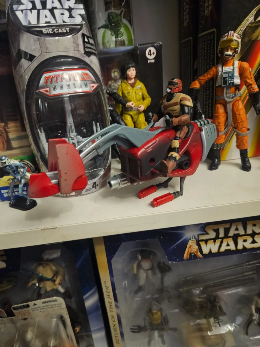 Star Wars Swoop Bike and Figure - Image 1