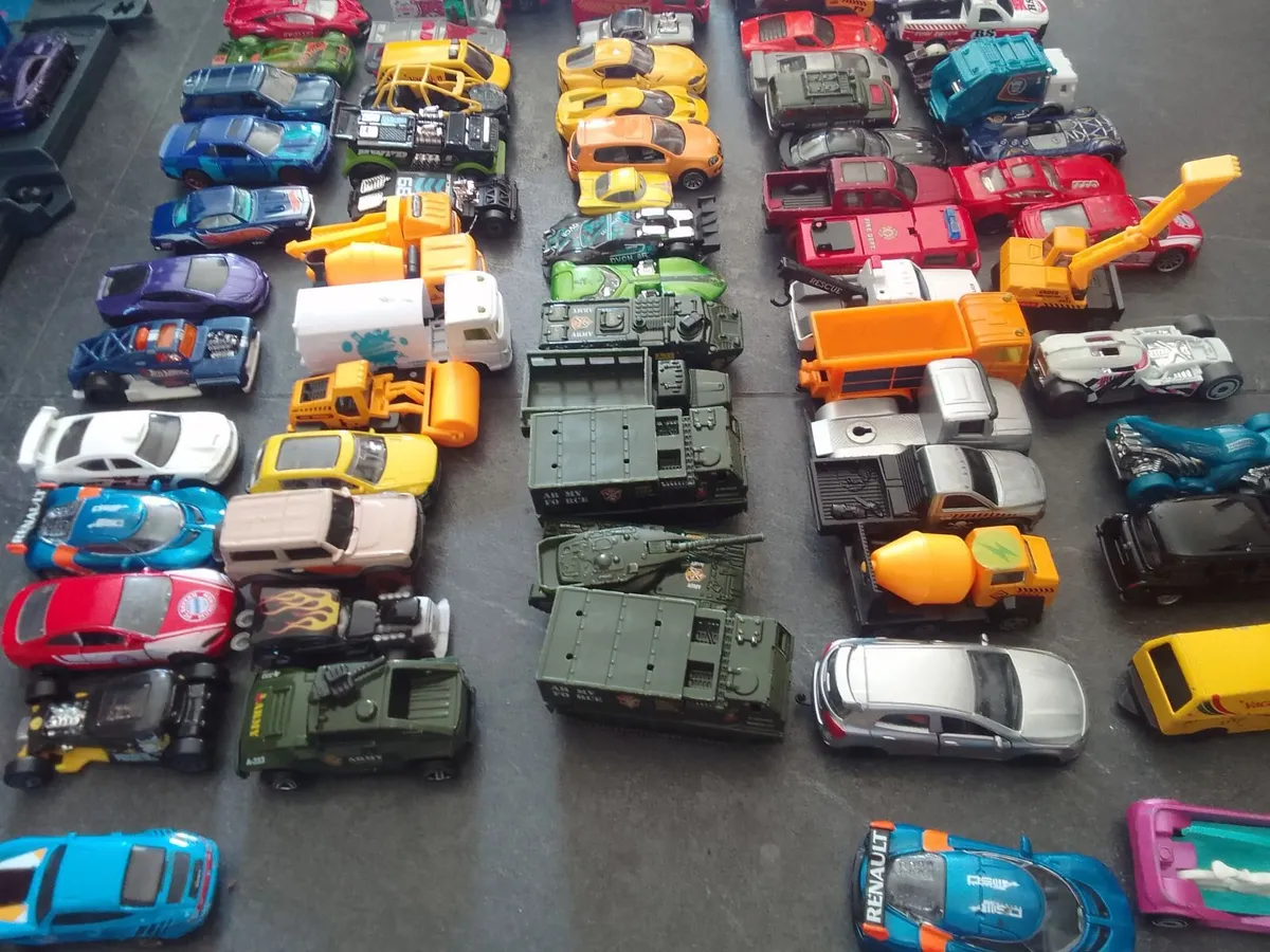 120 toy  car and hot wheel garage for sale - Image 3