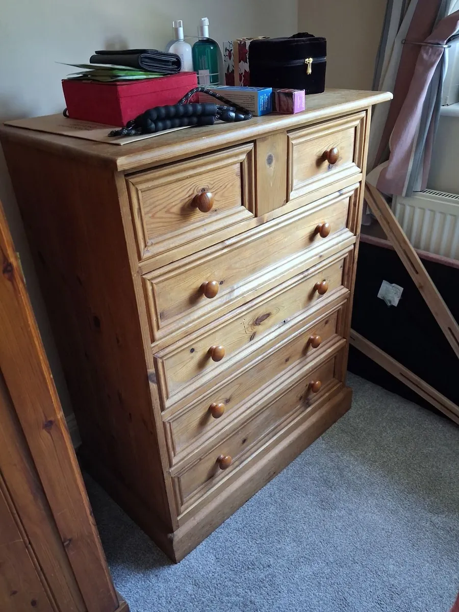 Pine chest of drawers - Image 2