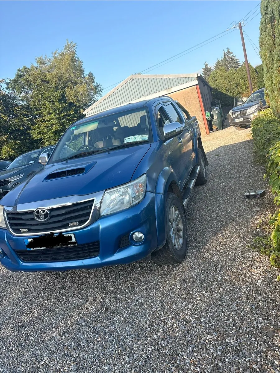 Toyota Hilux 2013 - Image 2