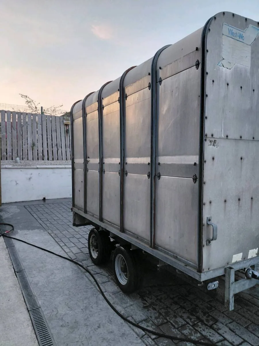 Ifor Williams 10X6,6" Cattle/Demountable Trailer - Image 2