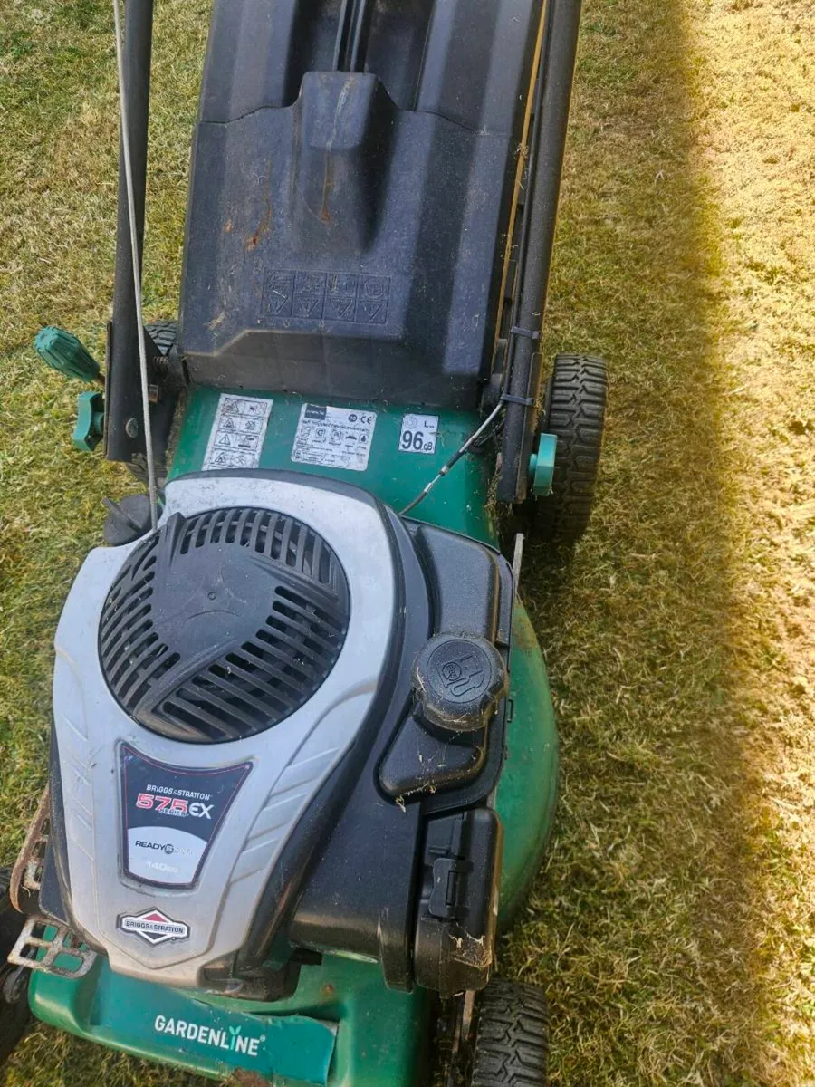 Lawnmower - self drive - Image 3