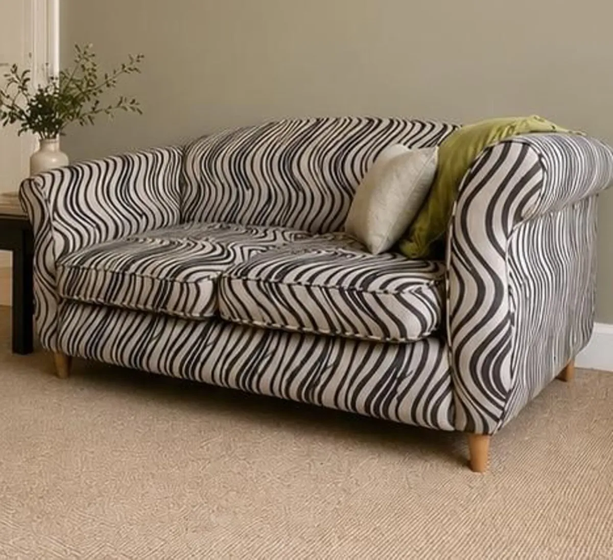 Designer Curved 2.5 Seater Sofa - Image 2