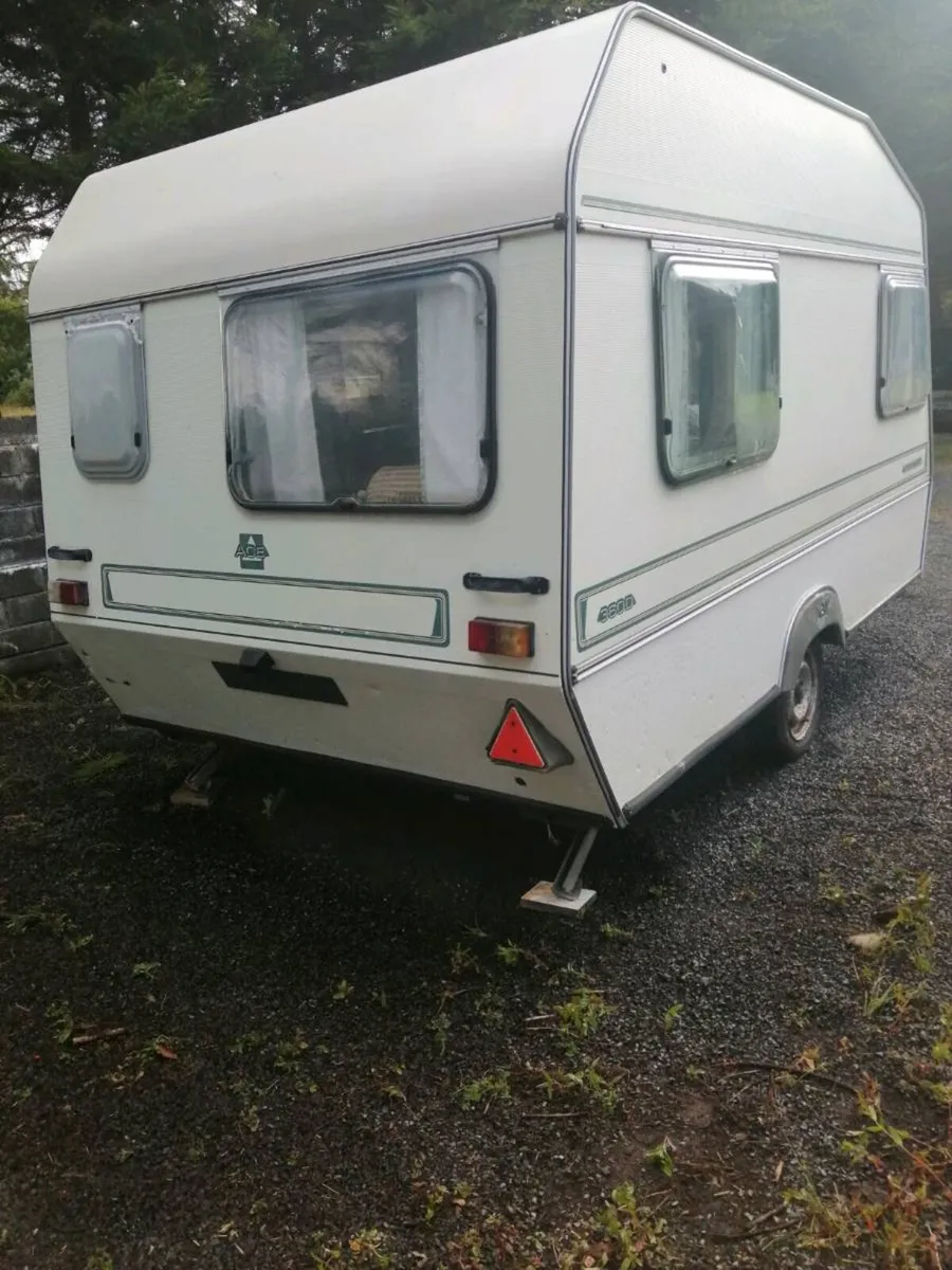 Caravan 4 berth Marauder Ace 360D - Image 3