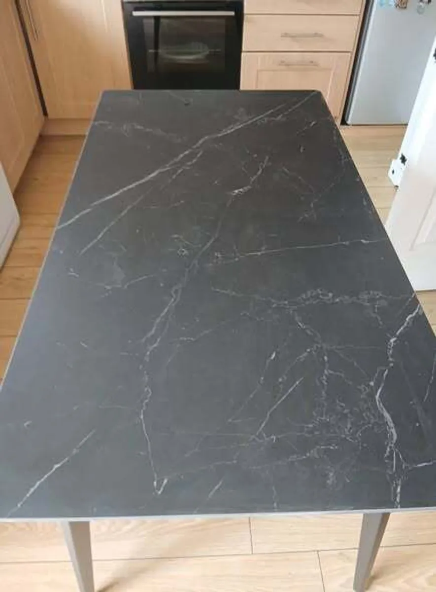 Kitchen table - Image 2