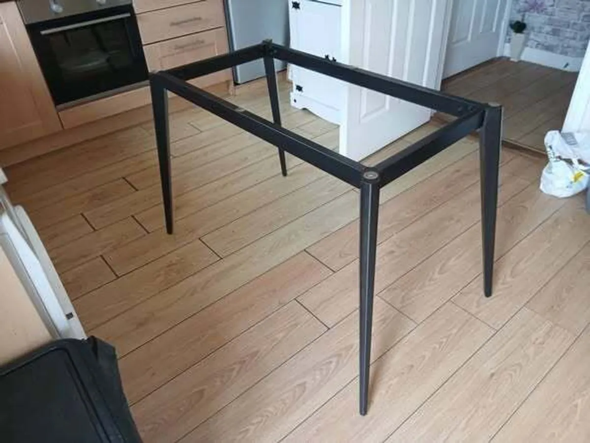 Kitchen table - Image 3