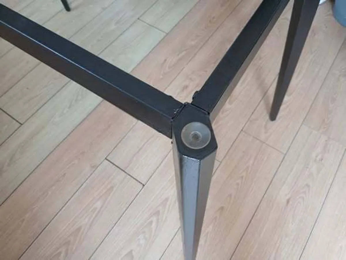 Kitchen table - Image 4