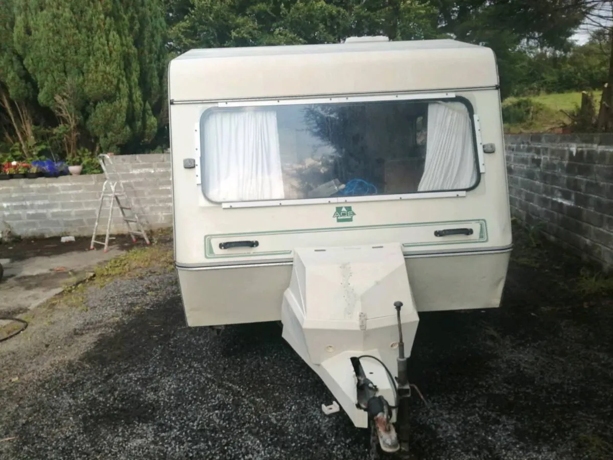 Caravan 4 berth Marauder Ace 360D - Image 4