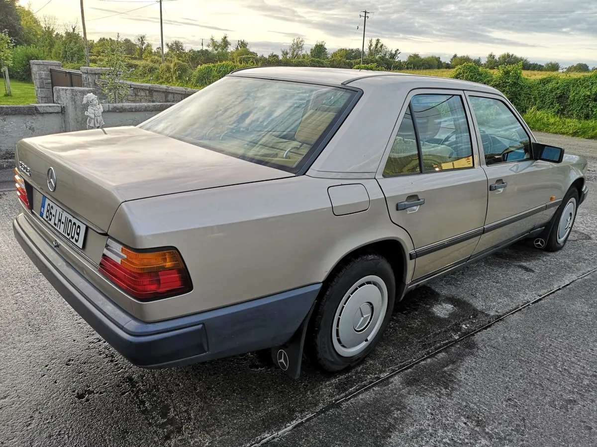 Mercedes-Benz  w124 1986 260e - Image 2