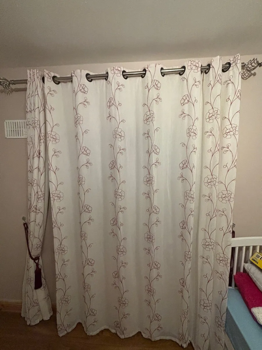 Curtain