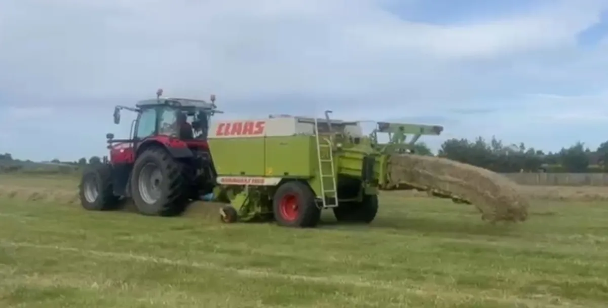Claas quadrant 1150 - Image 1