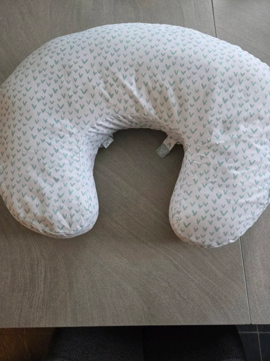Nursing Pillow with Toy Play Arch - Image 3